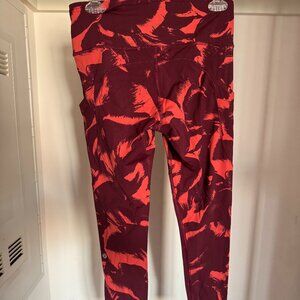 Lululemon Fast and Free Leggings – Red Abstract Print, Size M